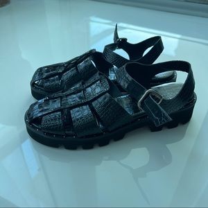 Freda Salvador Austin Croc Embossed Ankle Strap Sandals size 8